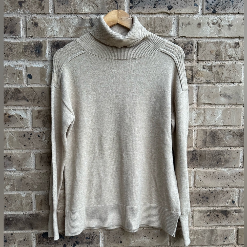 Evereve Beige Pullover Turtleneck Sweater